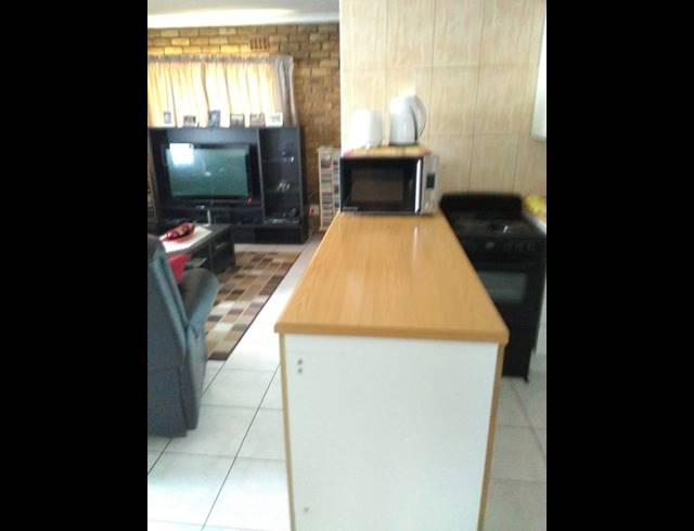2 BEDROOM FREEHOLD TO LET IN JUKSKEI PARK